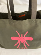 Carregar imagem no visualizador da galeria, Beach Bag XL Caqui Mosquito
