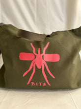 Carregar imagem no visualizador da galeria, Beach Bag XL Caqui Mosquito
